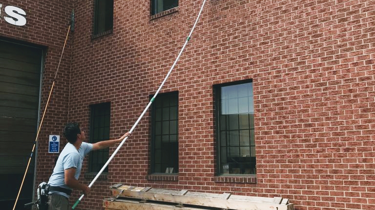 Erics Window Cleaning | 6 Crown Hill Pl Unit #105, Etobicoke, ON M8Y 4C3, Canada | Phone: (647) 990-0258