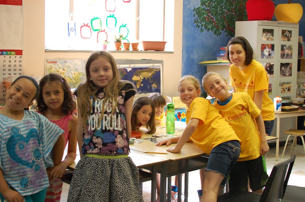 Les Petites Pommes French Programs | 215 Cline Ave N, Hamilton, ON L8S 4A1, Canada | Phone: (289) 339-0071