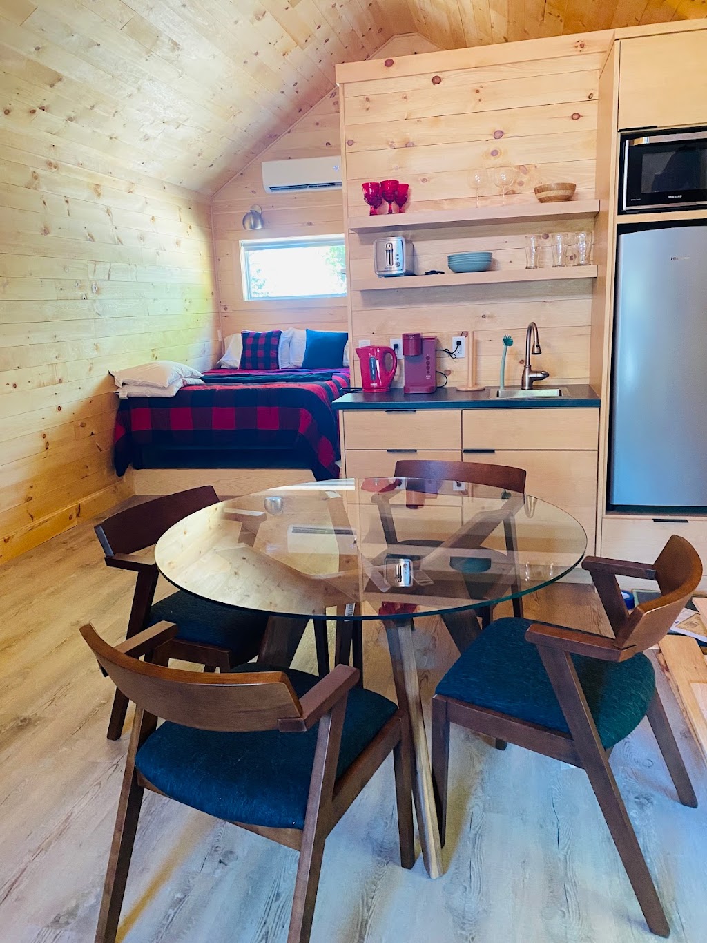 Blyth Trailway Cabins | 39709 Blyth Rd, Auburn, ON N0M 1E0, Canada | Phone: (519) 525-3486