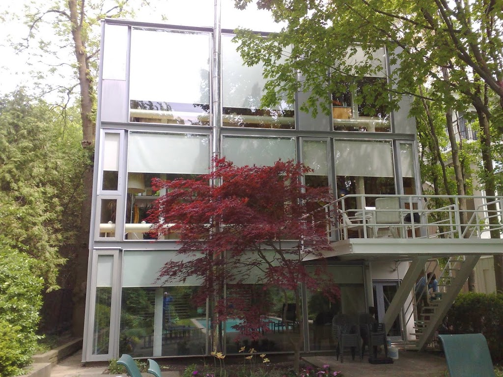 T-Rex Window And Eaves Cleaning Inc | 38 Kanarick Crescent, North York, ON M3L 1P4, Canada | Phone: (416) 531-8739