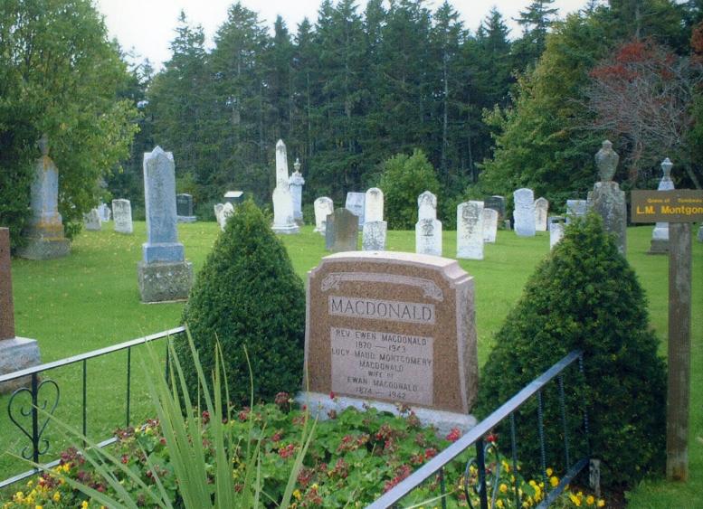 Foxfield District Park | 2384 Buroak Dr, London, ON N6G 5B6, Canada