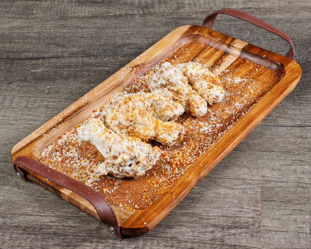 WOW! Wing House | 34 Avondale Blvd, Brampton, ON L6T 1H3, Canada | Phone: (905) 216-1994