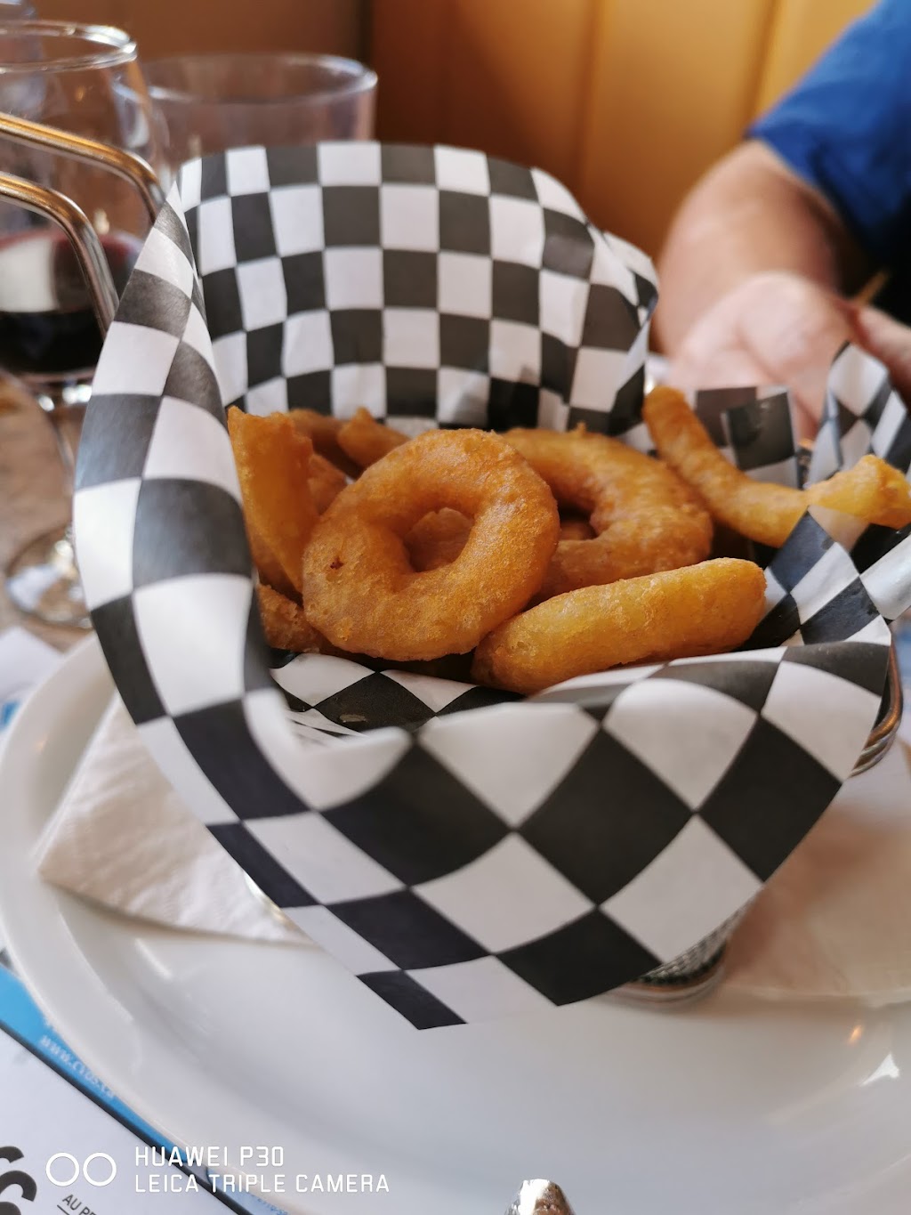 Restaurant Aux 3 Points | 3645 Bd du Royaume, Jonquière, QC G7X 1Z4, Canada | Phone: (418) 547-6171