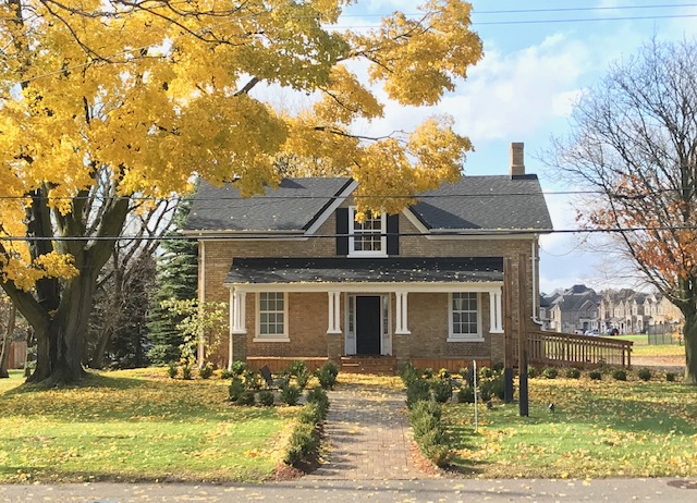 East Gwillimbury Chamber Of Commerce | 19040 Leslie St, Sharon, ON L0G 1V0, Canada | Phone: (905) 478-8447