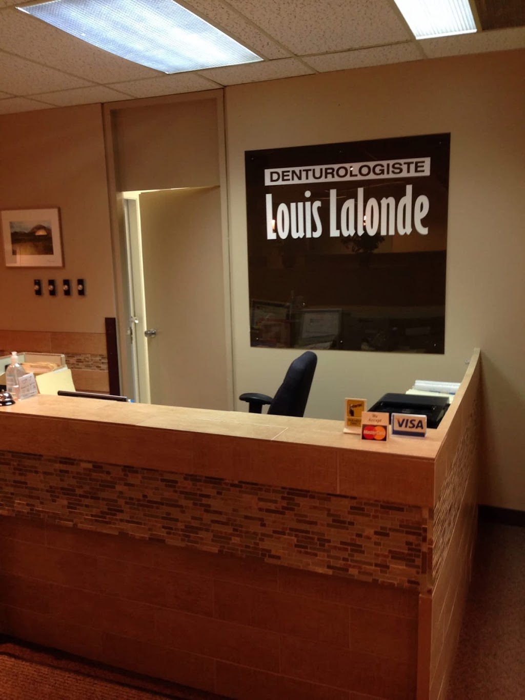 Clinique de denturologie Louis Lalonde | 4949 Rue de Charleroi #303, Montréal-Nord, QC H1G 6L6, Canada | Phone: (514) 326-4243