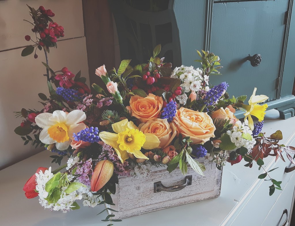 Red Barn Florals | 29171 Sharrow Rd, Thamesville, ON N0P 2K0, Canada | Phone: (519) 692-9149