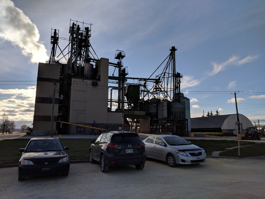 Comax Coopérative Agricole | 15100 Chemin de la Coopérative, Saint-Hyacinthe, QC J2R 1J1, Canada | Phone: (450) 799-3211