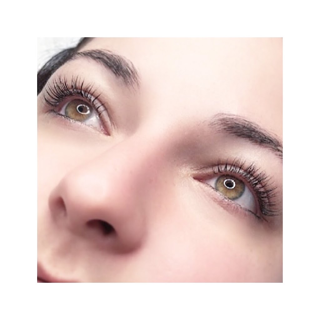 Fan and Feather Lash Brow Artistry | 31 Jarvis St, Fort Erie, ON L2A 2S3, Canada | Phone: (905) 871-4141