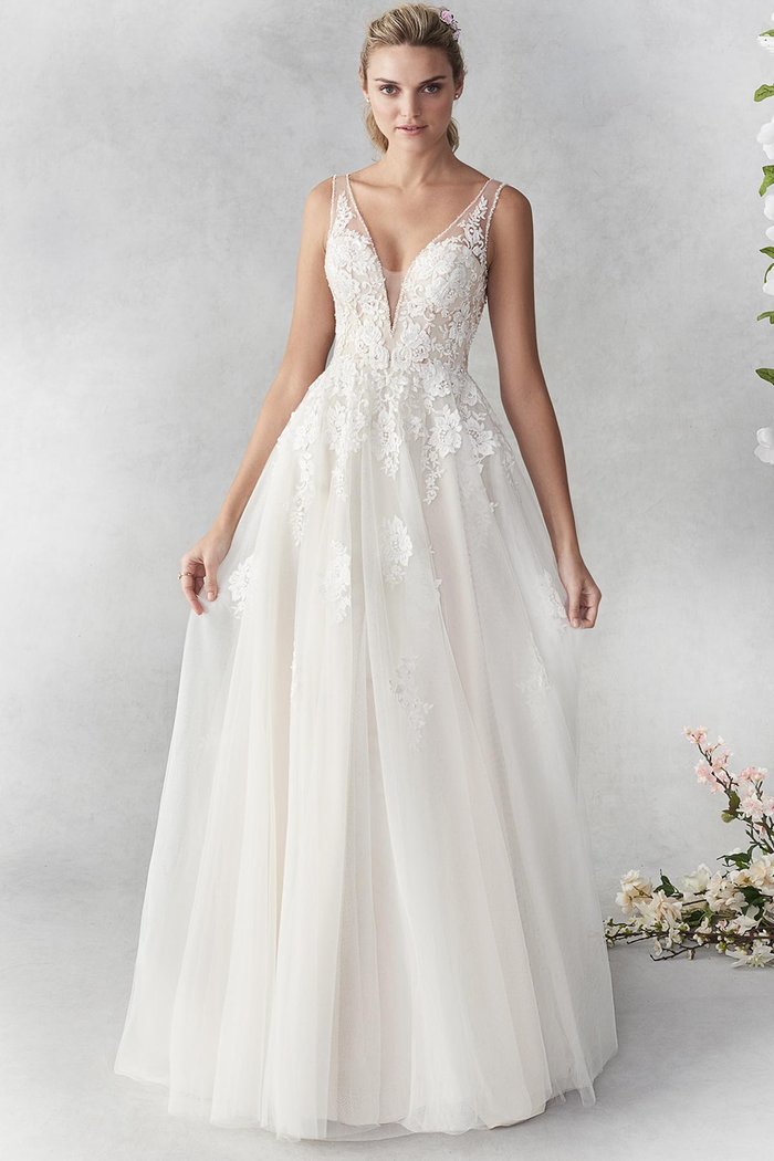 New Beginning Bridal Boutique | 726 Cypress Ln, Springbrook, AB T4S 0N9, Canada | Phone: (403) 886-2800
