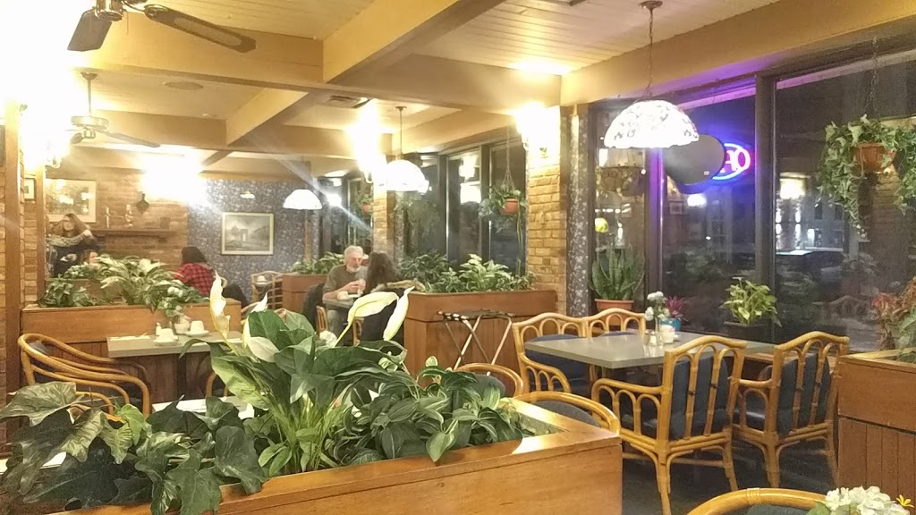 Demetres Family Eatery | 1100 Ontario St, Stratford, ON N5A 6W6, Canada | Phone: (519) 272-0755
