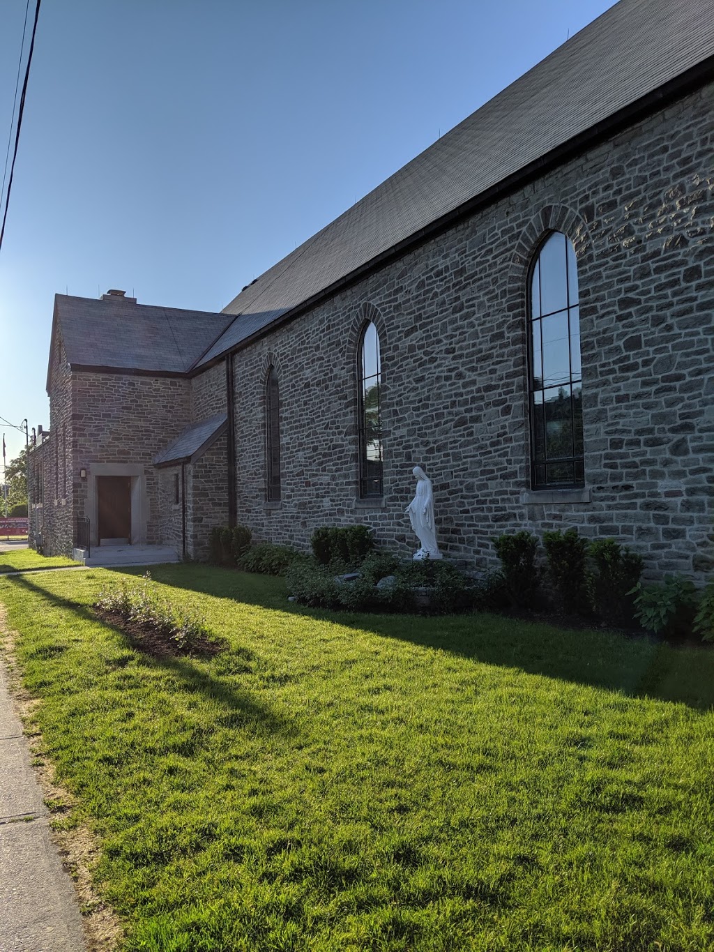St. Leos Roman Catholic Church, Mimico | 277 Royal York Rd, Etobicoke, ON M8V 2V8, Canada | Phone: (416) 251-1109