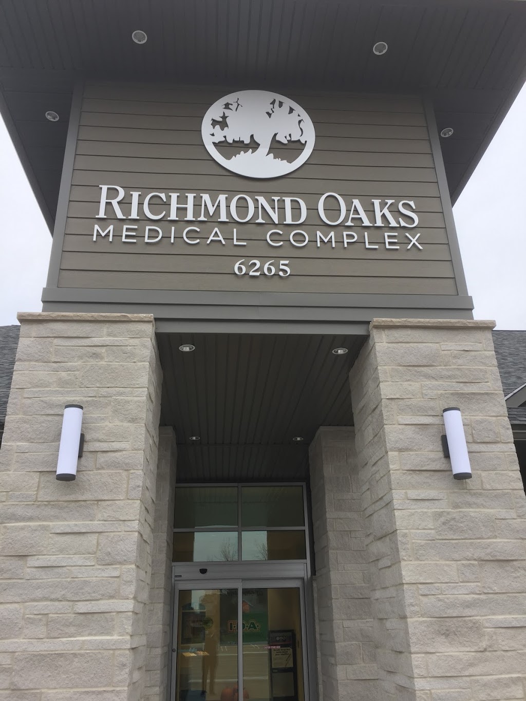 Richmond Oaks Medical Complex | 6265 Perth St, Richmond, ON K0A 2Z0, Canada