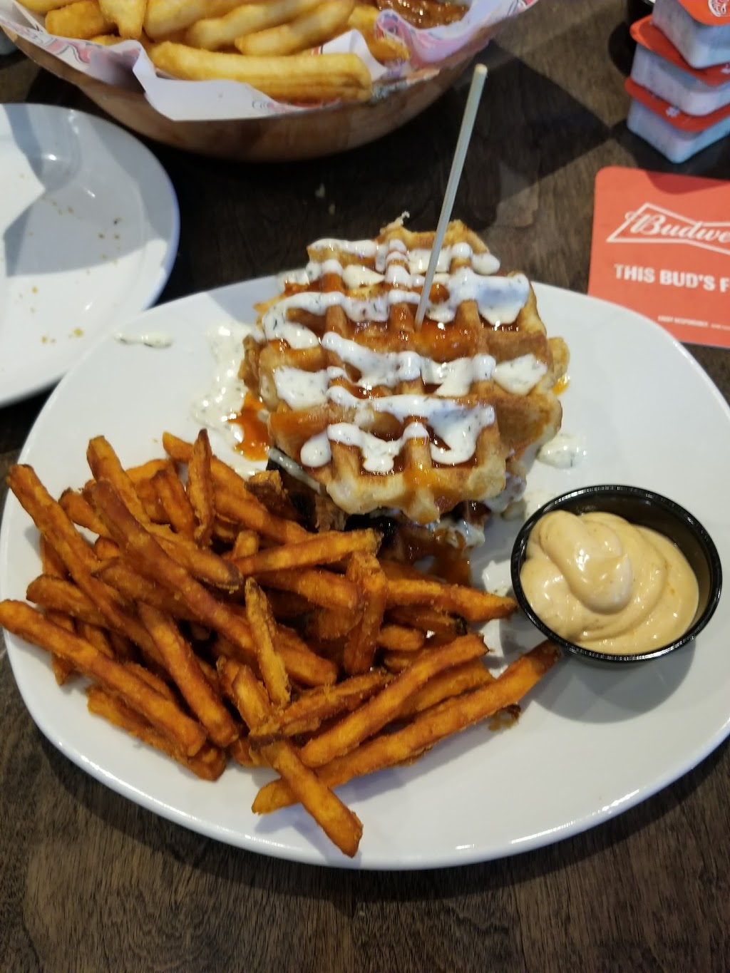 St. Louis Bar & Grill | 515 Riddell Rd, Orangeville, ON L9W 5E3, Canada | Phone: (519) 942-0505