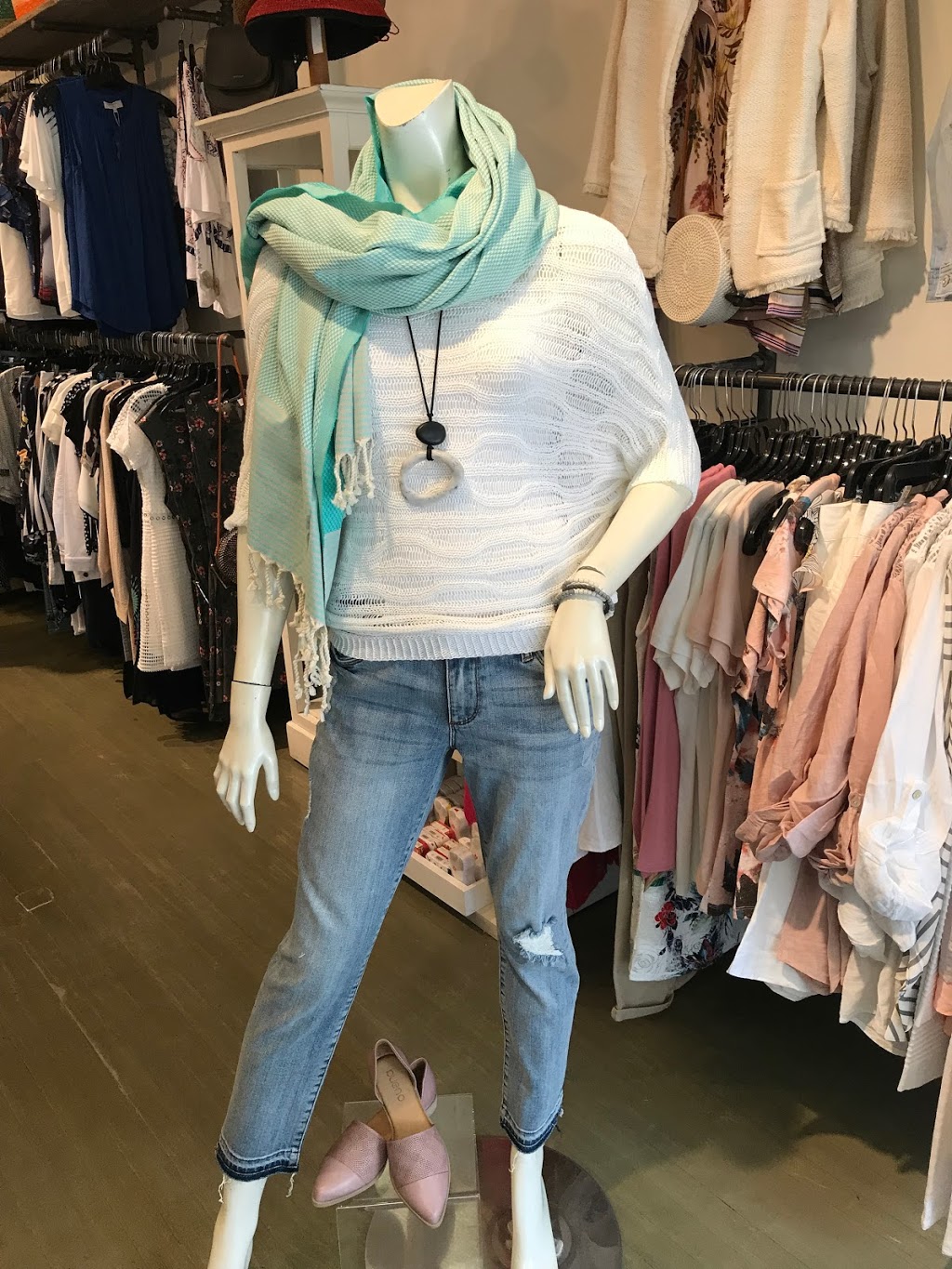 Set Me Free | 2130 Queen St E, Toronto, ON M4E 1G3, Canada | Phone: (416) 698-3756