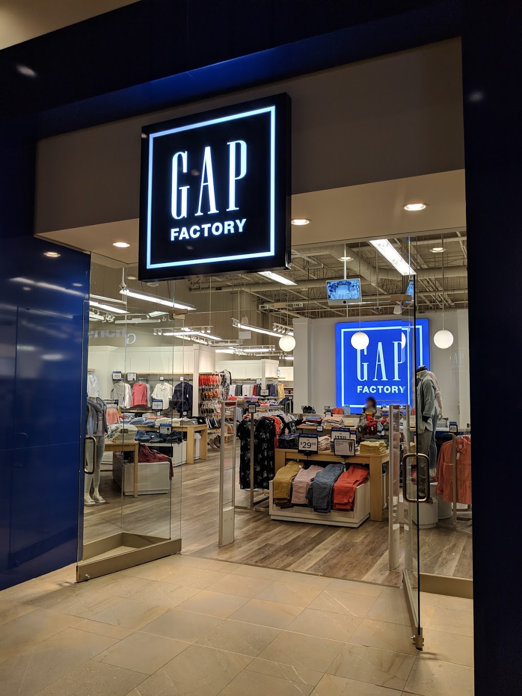 Gap | 1 Outlet Collection Way, Nisku, AB T9E 1J5, Canada | Phone: (587) 695-0050