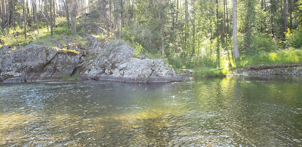 Moyie River Ranch Resort | 8202 Livesley Rd, Yahk, BC V0B 2P0, Canada | Phone: (250) 424-5108