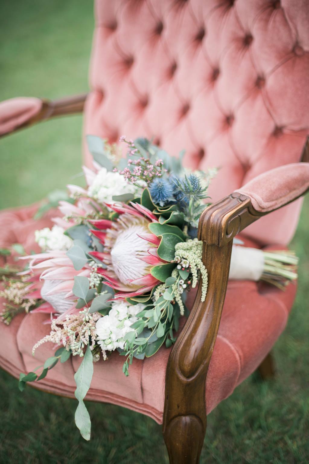 Flower Chix | 1919 Southland Dr SW, Calgary, AB T2W 0K1, Canada | Phone: (403) 984-4260