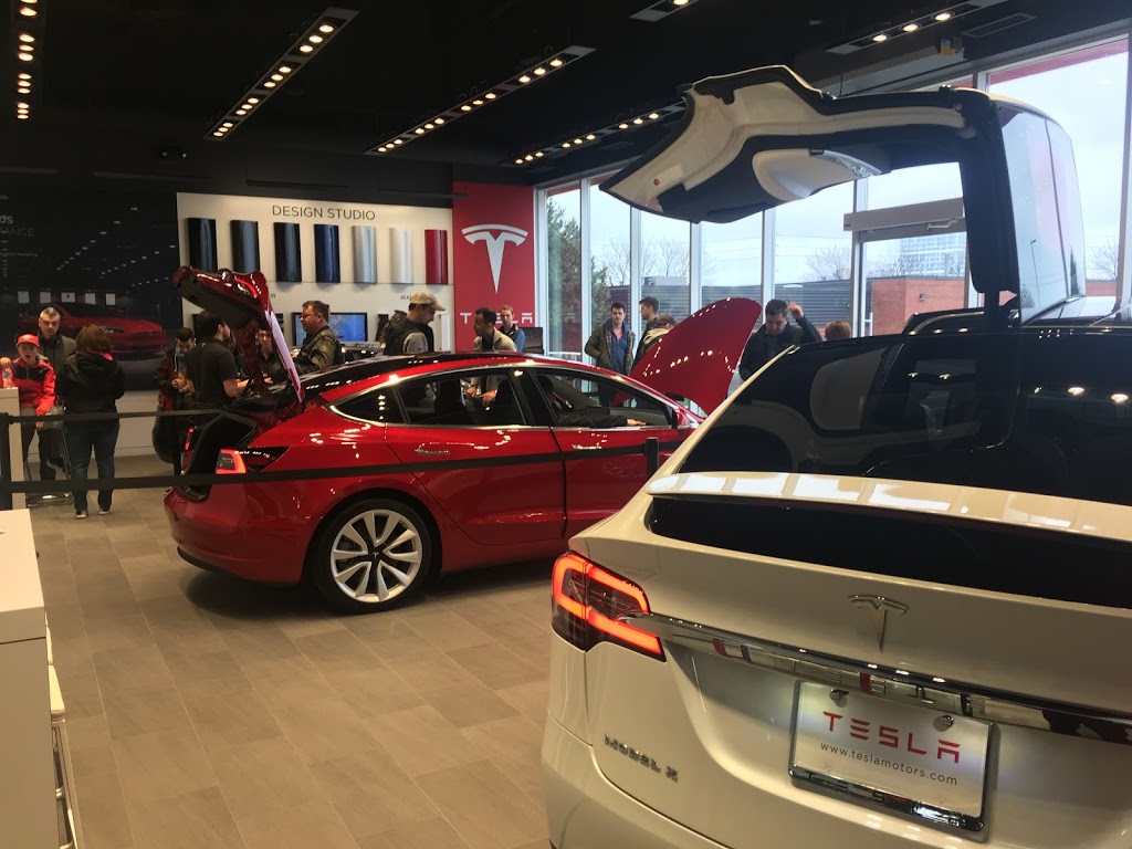 Tesla Oakville Showroom | 225 Wyecroft Rd, Oakville, ON L6K 3S3, Canada | Phone: (289) 328-1402