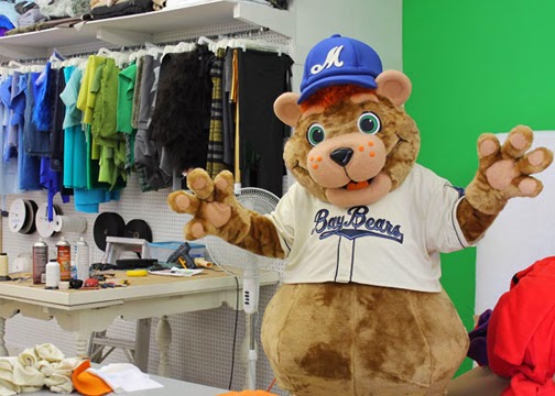 Hogtown Mascots Inc. | 400 Vaughan Rd, York, ON M6C 2N9, Canada | Phone: (877) 622-8422