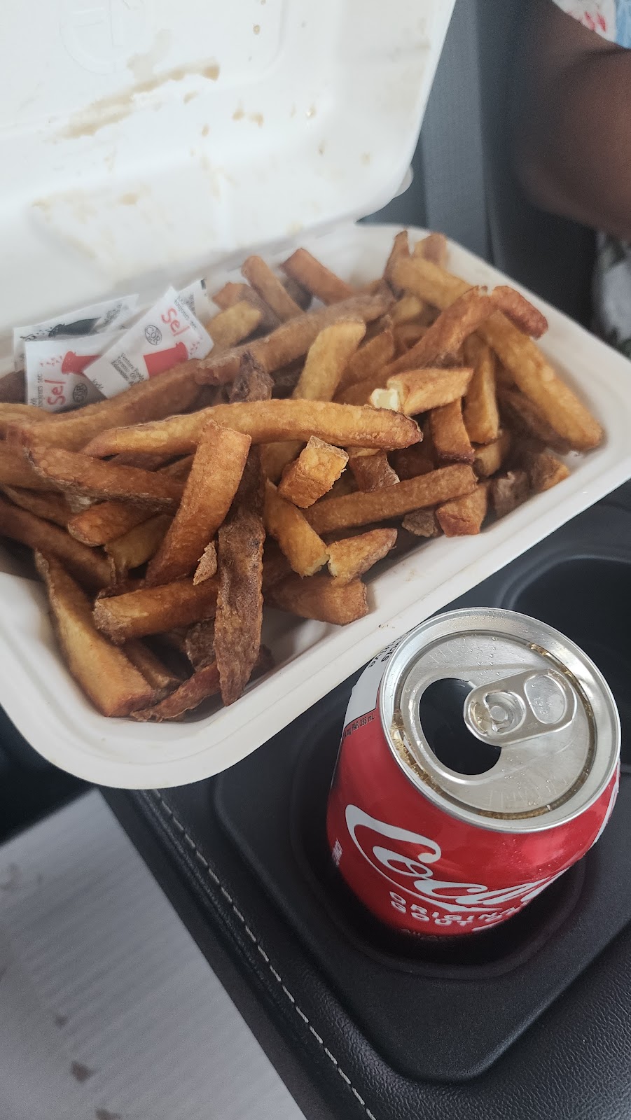 Moms pizza | 2845 Hwy 6, Lions Head, ON N0H 1W0, Canada | Phone: (519) 793-4020