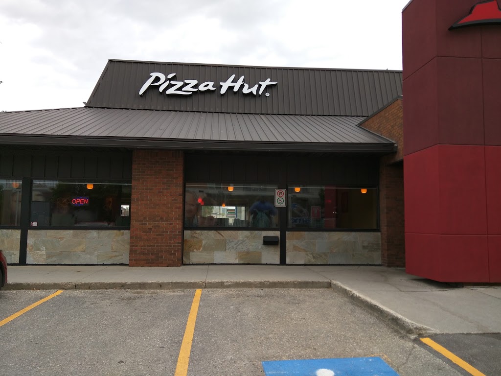 Pizza Hut | 1347 Henderson Hwy, Winnipeg, MB R2G 1M5, Canada | Phone: (204) 953-4137
