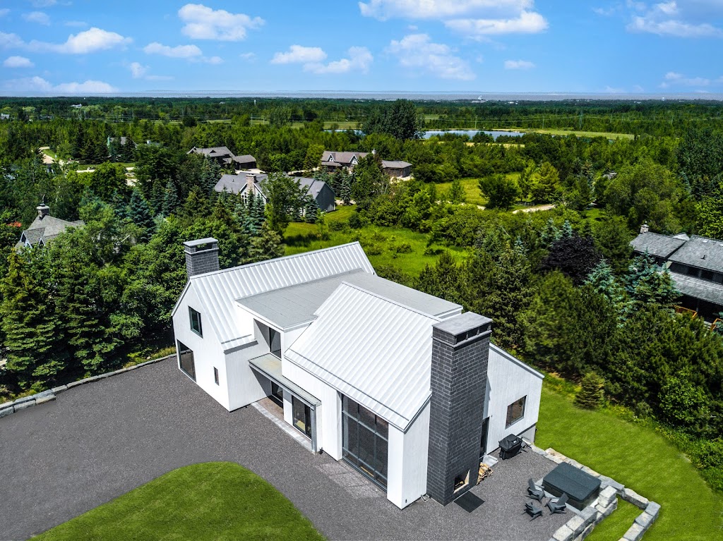 Sapphire Roofing Richmond Hill | 551 16th Ave, Richmond Hill, ON L4C 7A7, Canada | Phone: (647) 660-4840