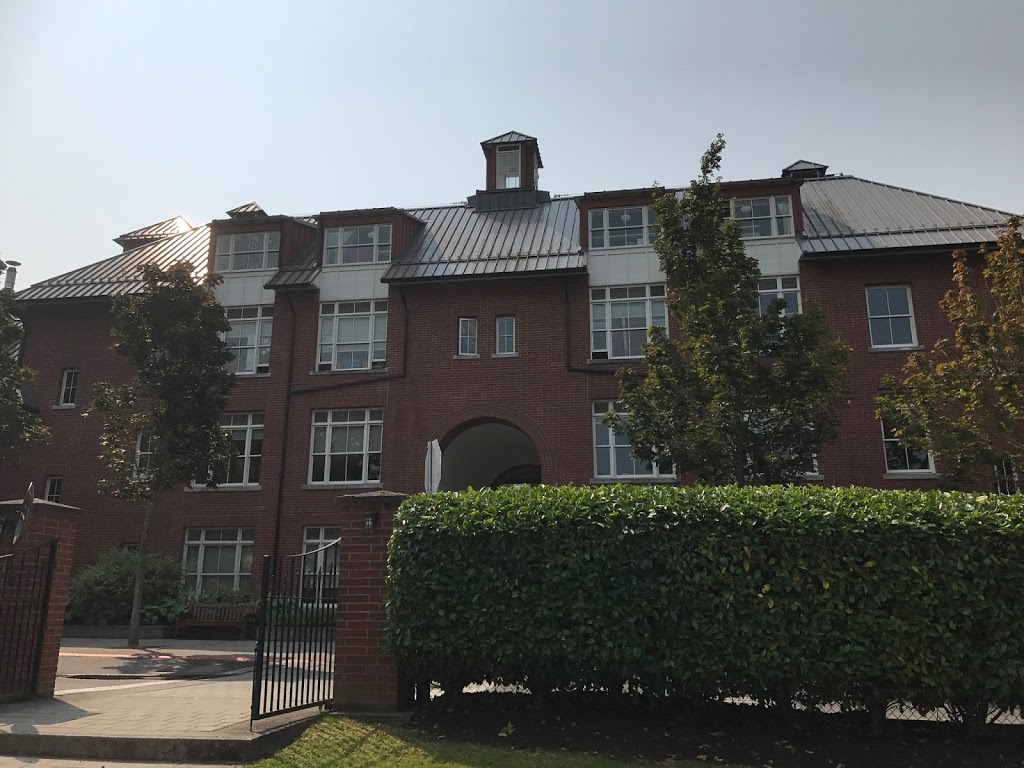 St. Michaels University School | 3400 Richmond Rd, Victoria, BC V8P 4P5, Canada | Phone: (250) 592-2411