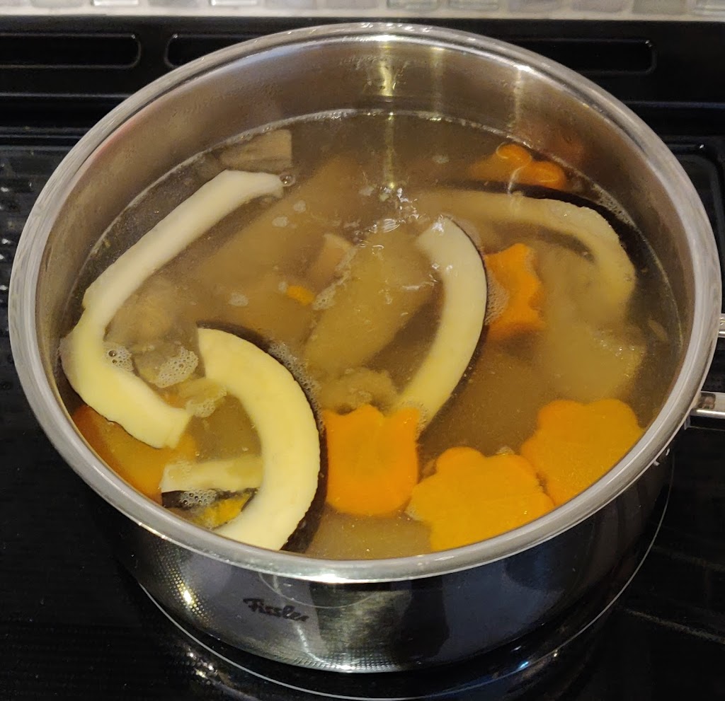 Lets Soup | 9199 Yonge Street Retail SE-1, Richmond Hill, ON L4C 6Z2, Canada | Phone: (647) 800-0883