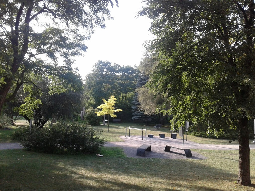 Parc Aimé-Caron | 700 Rue Muir, Saint-Laurent, QC H4L 5N5, Canada | Phone: (514) 855-6123
