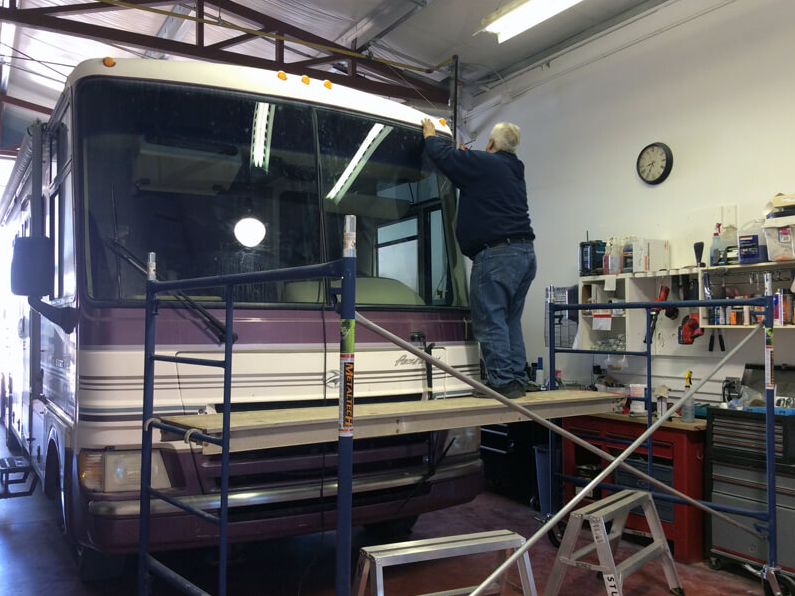 Aero Glass & Mirror | 521 45th A St E, Saskatoon, SK S7K 0W6, Canada | Phone: (306) 244-1888