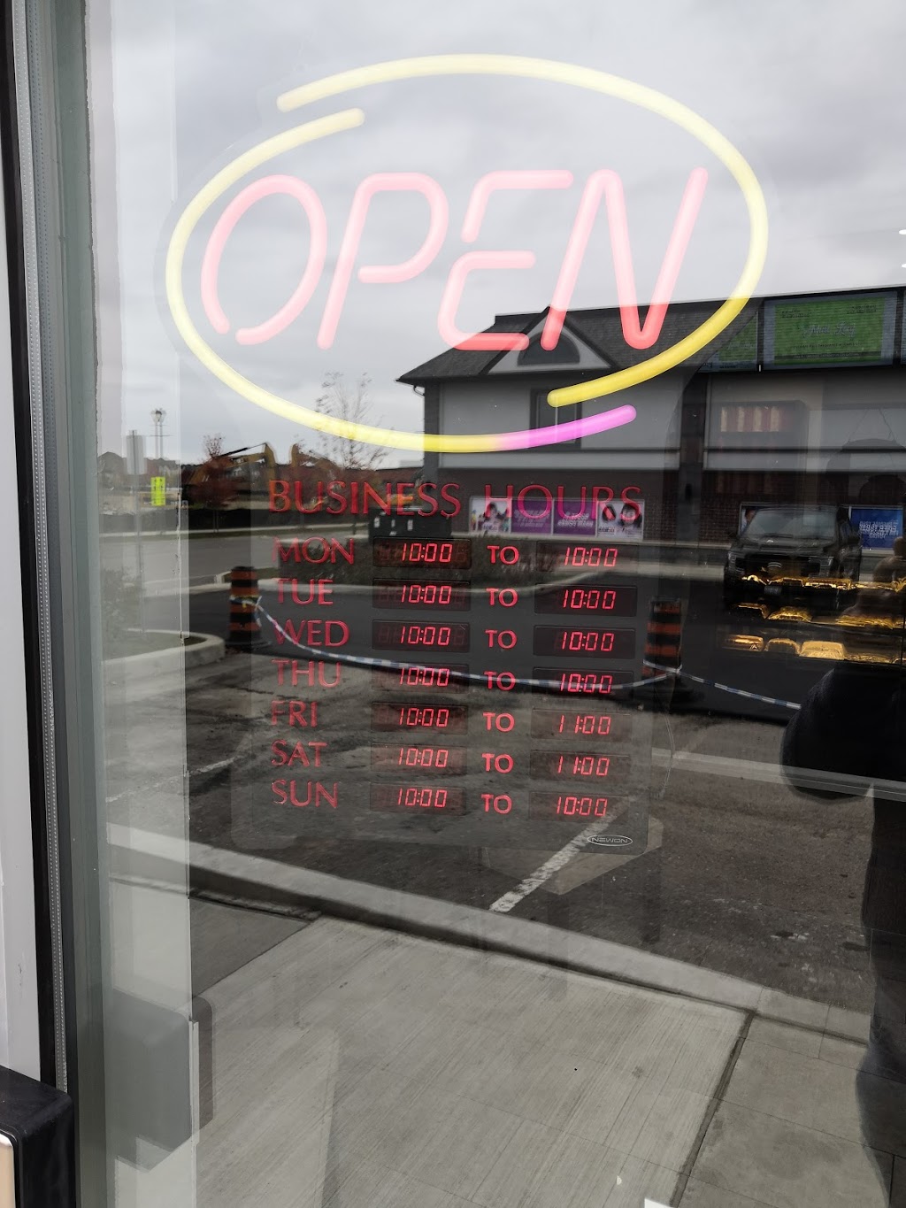 Mint Leaf Restaurant | 12570 Kennedy Rd, Caledon, ON L7C 2H1, Canada | Phone: (905) 843-7000