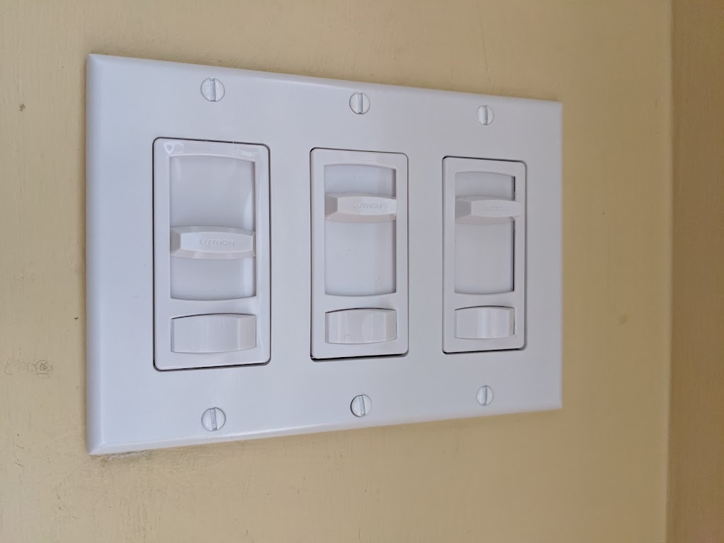 Électricien Repentigny 2D Électriciens Inc | 474 Rue du Village, Repentigny, QC J5Z 1S8, Canada | Phone: (514) 913-6540