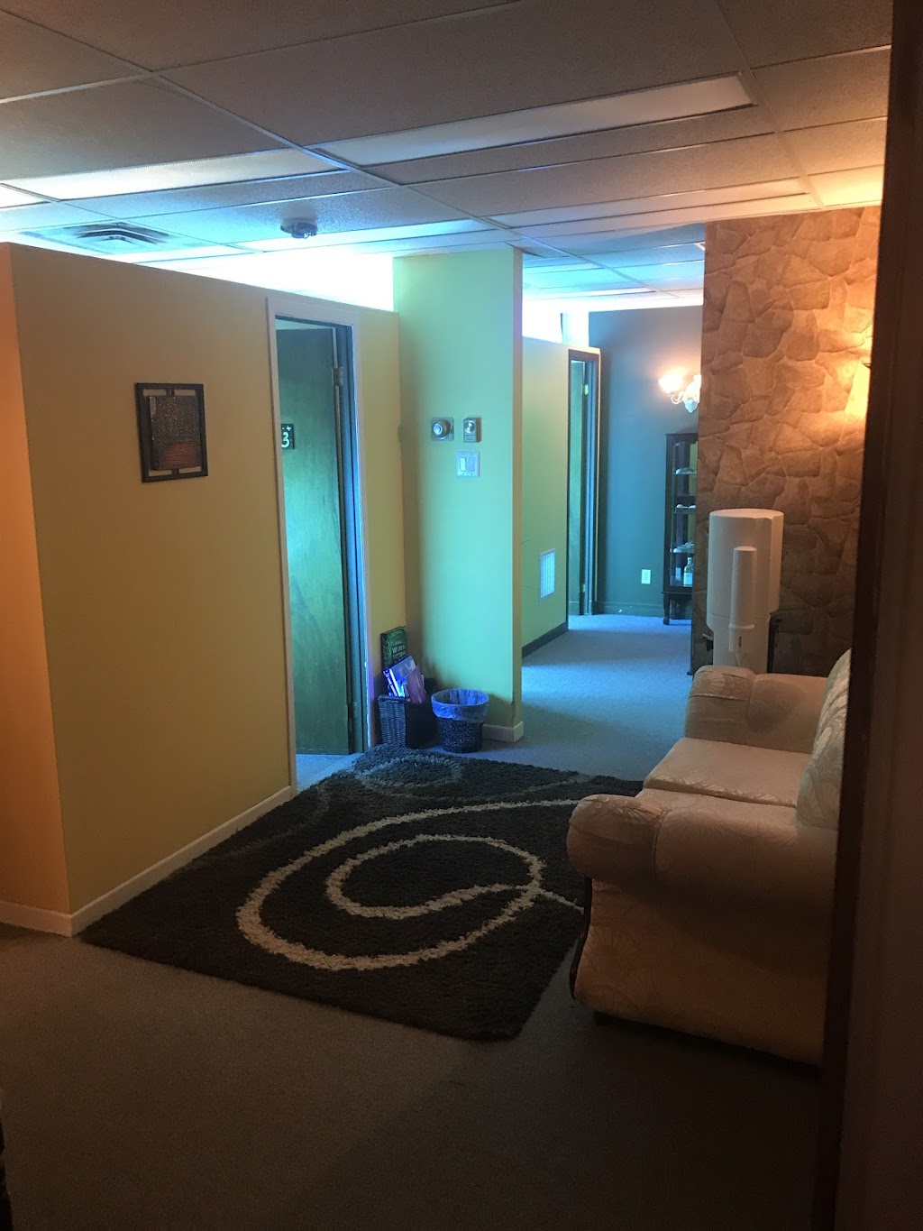 Centre Soleil Détente Val-Bélair | 1000 Bd Pie-XI S, Québec, QC G3K 1L2, Canada | Phone: (418) 380-0801