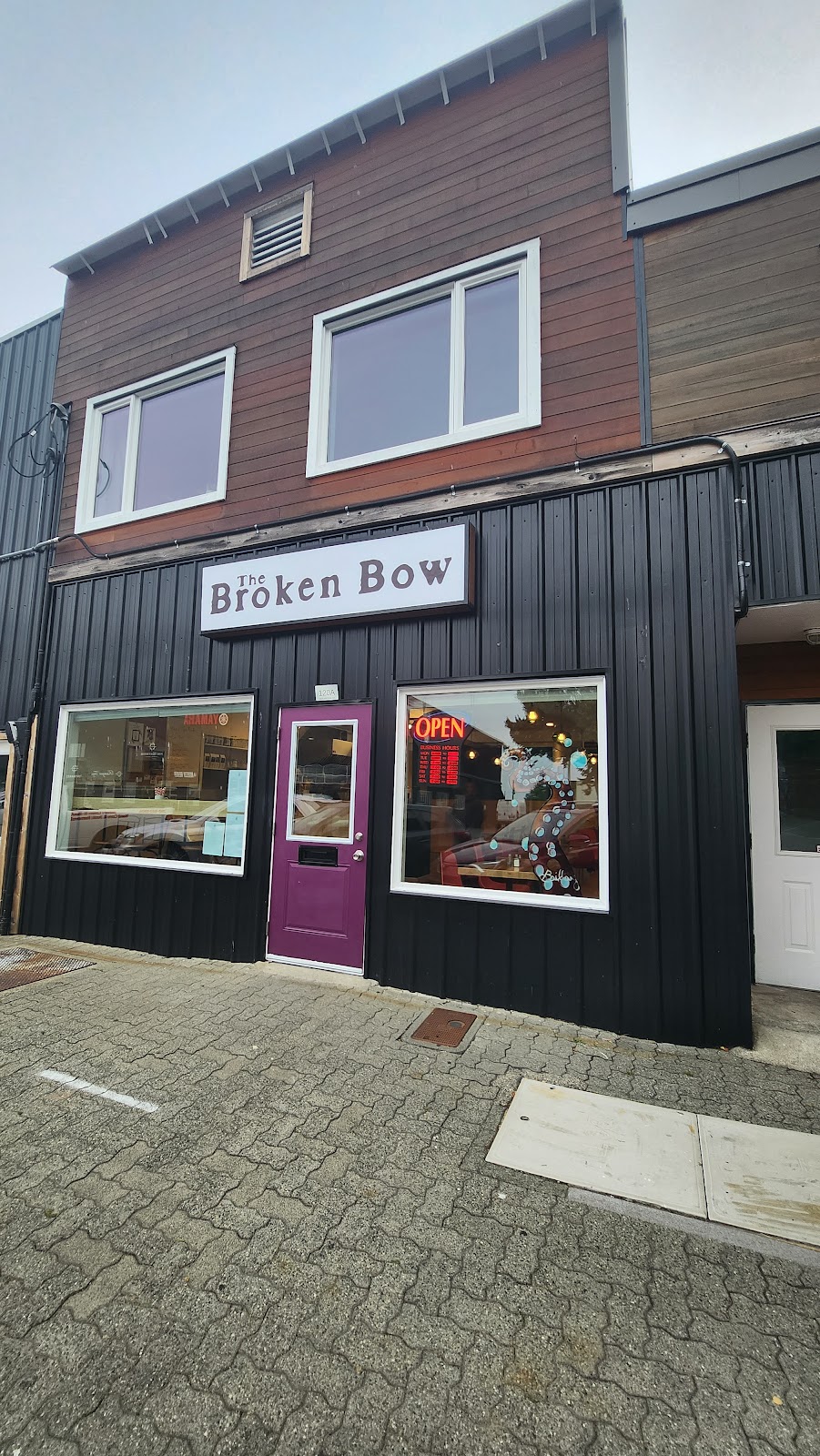The Broken Bow | 5405 Argyle St, Port Alberni, BC V9Y 1T6, Canada | Phone: (778) 421-7542