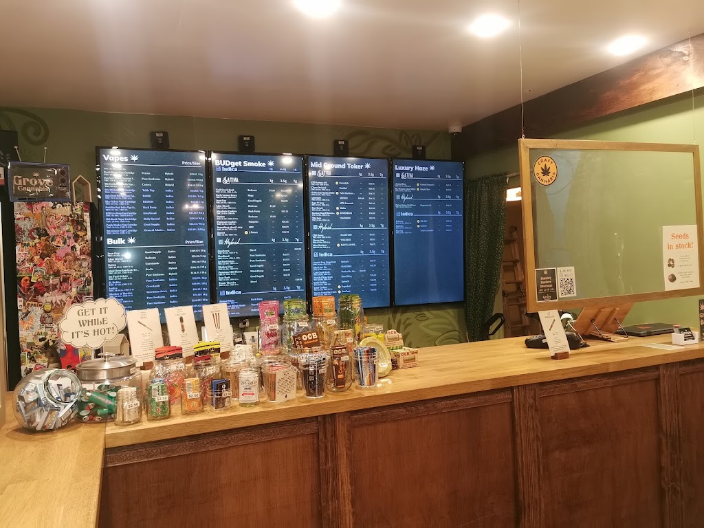 The Grove | 381 Montréal Rd, Ottawa, ON K1L 6A8, Canada | Phone: (613) 745-9333