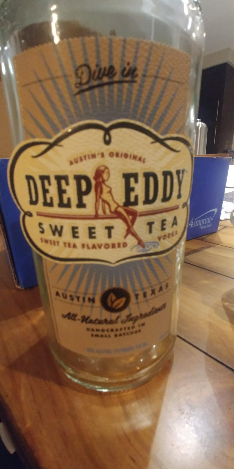 Capitol Hill Liquor | 2110 14 St NW, Calgary, AB T2M 3N5, Canada | Phone: (403) 453-2253