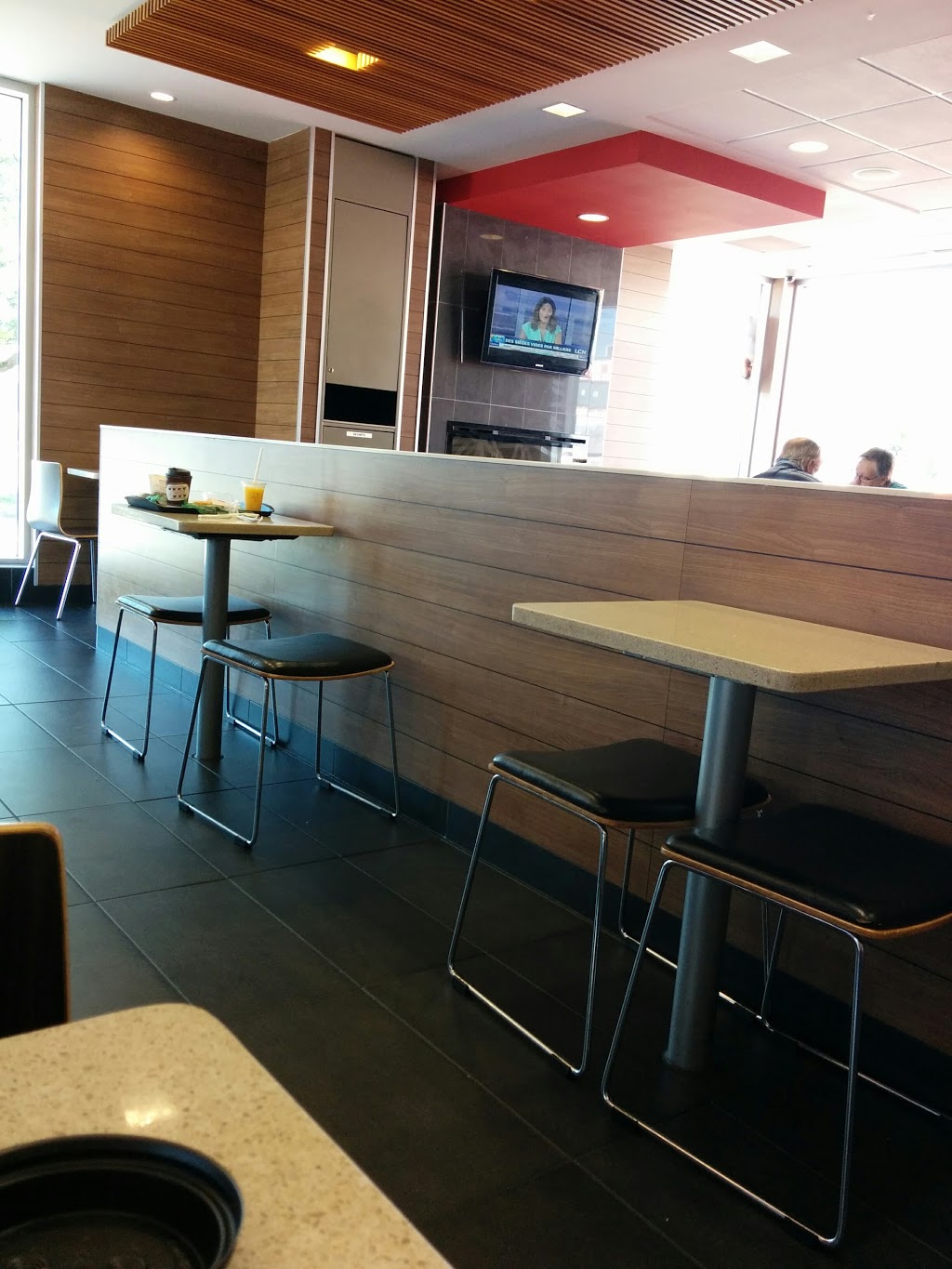 McDonalds | 321 Boulevard de la Marine, Varennes, QC J3X 1Z4, Canada | Phone: (450) 929-0186