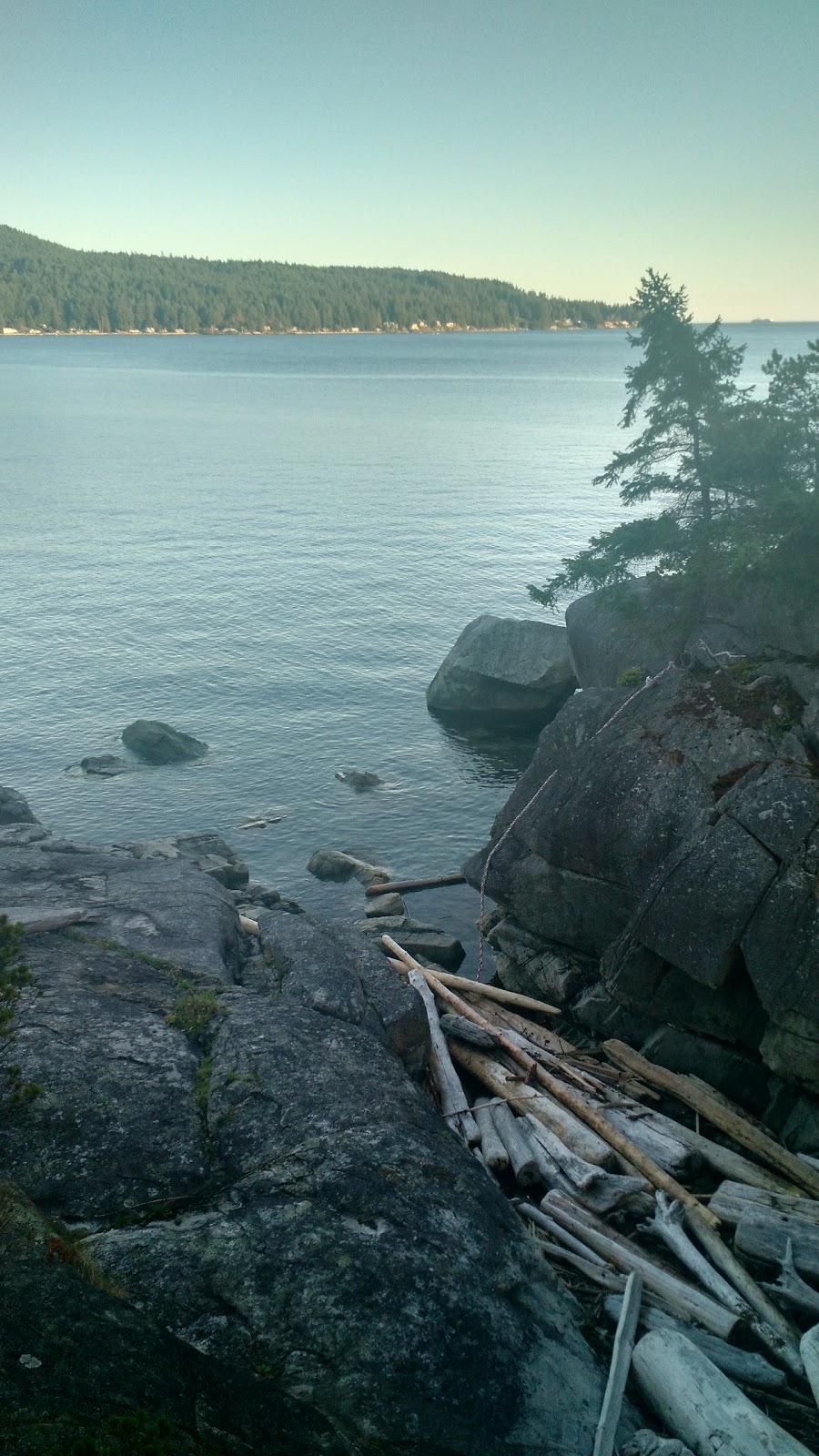 Dragonfly Vacations | 5314 Taylor Crescent, Halfmoon Bay, BC V0N 1Y2, Canada | Phone: (604) 885-0897