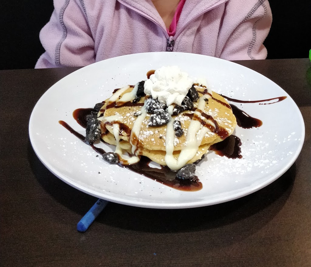 Stacked Pancake & Breakfast House Wasaga Beach | 1890 Mosley St #5, Wasaga Beach, ON L9Z 1Z4, Canada | Phone: (705) 429-5555