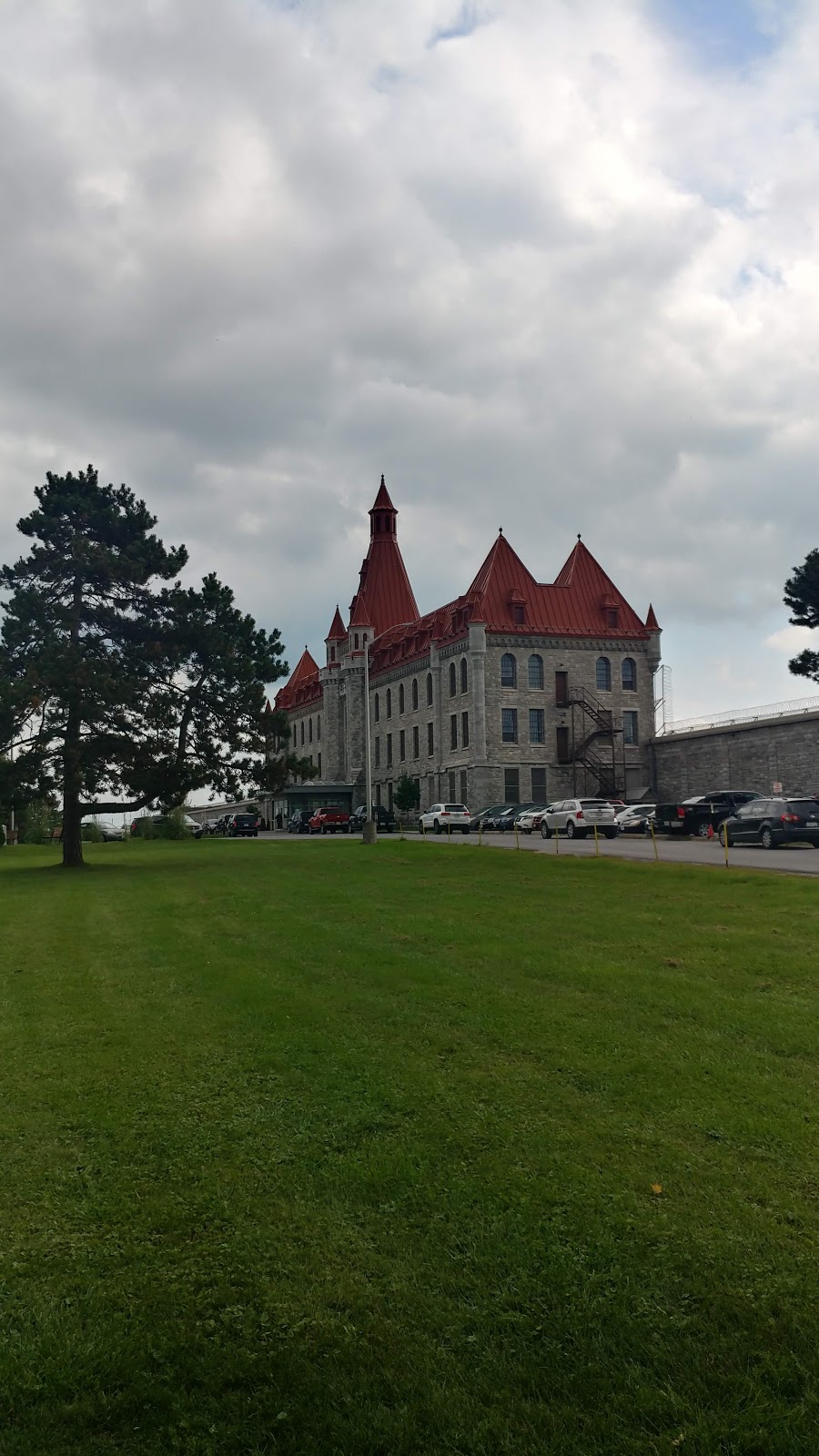 Collins Bay Institution | 1455 Bath Rd, Kingston, ON K7L 4V9, Canada | Phone: (613) 545-8598