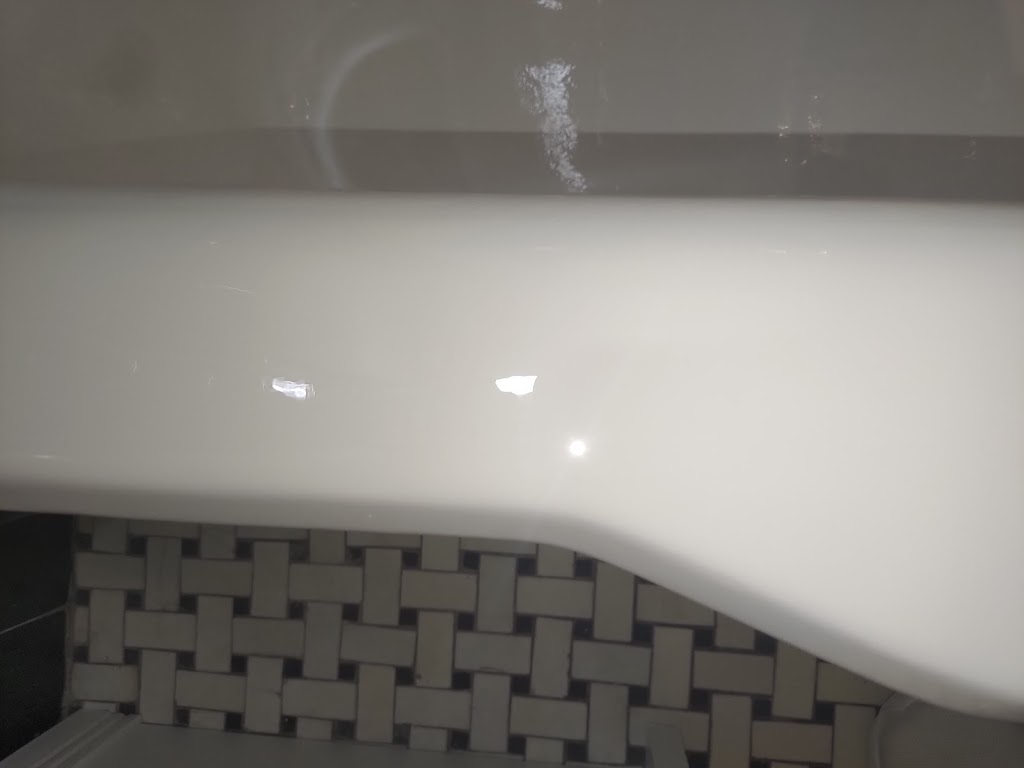 Deluxe bathtub refinishing | 1345 Lawrence Ave W, North York, ON M6L 1B4, Canada | Phone: (289) 221-6335