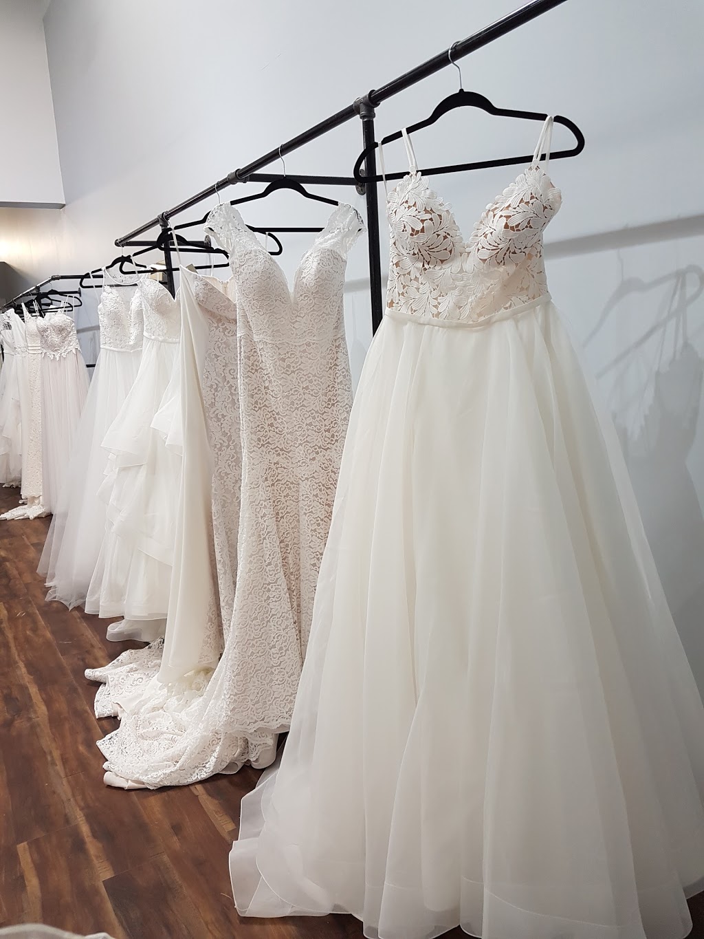 Bridal Avenue Inc | 114, 1, Hawthorne Gate, Spruce Grove, AB T7X 0A6, Canada | Phone: (780) 962-2434