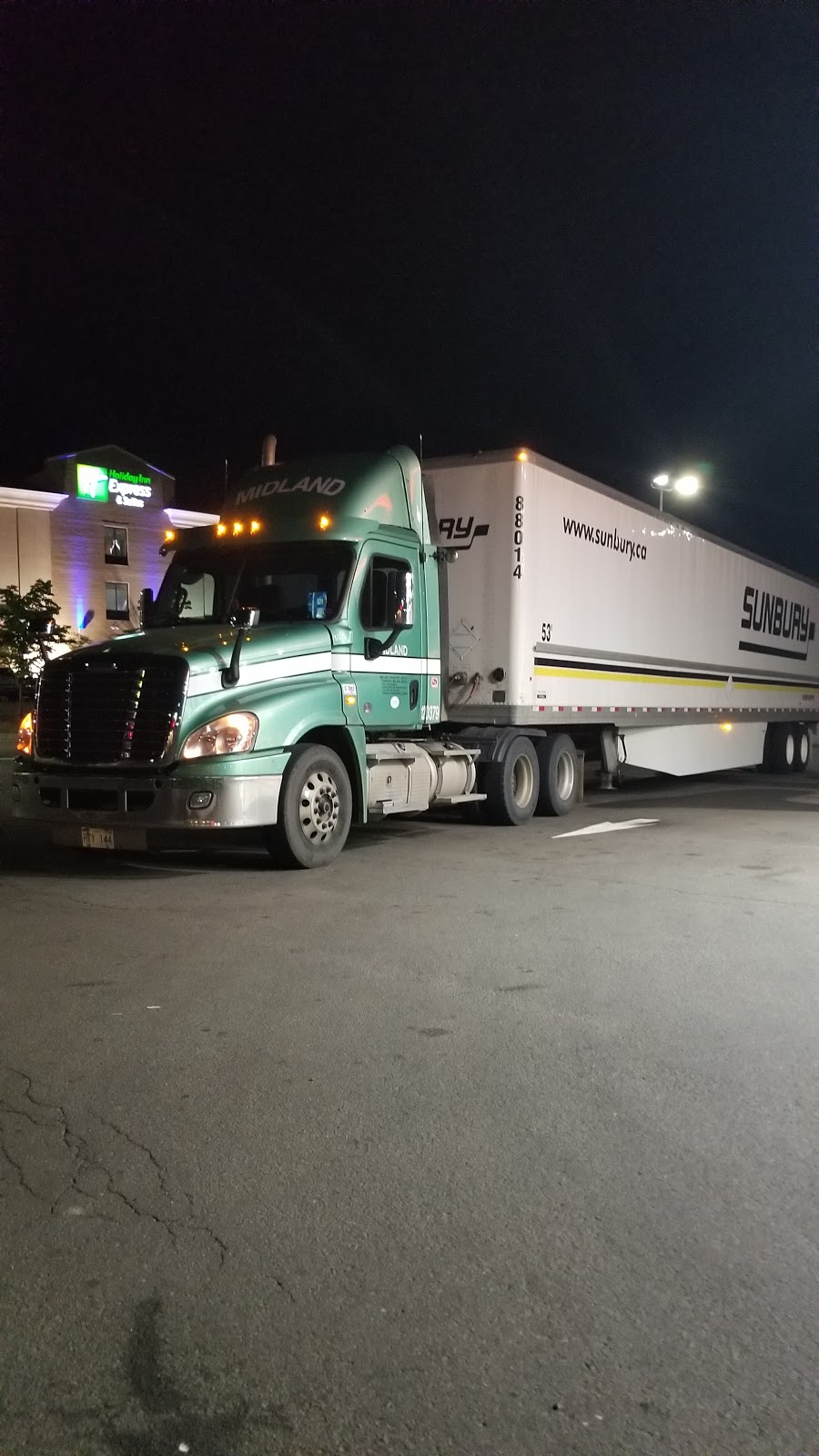 Irving Tissue | 102 Dawson Ave, Dieppe, NB E1A 6R3, Canada | Phone: (587) 930-2494
