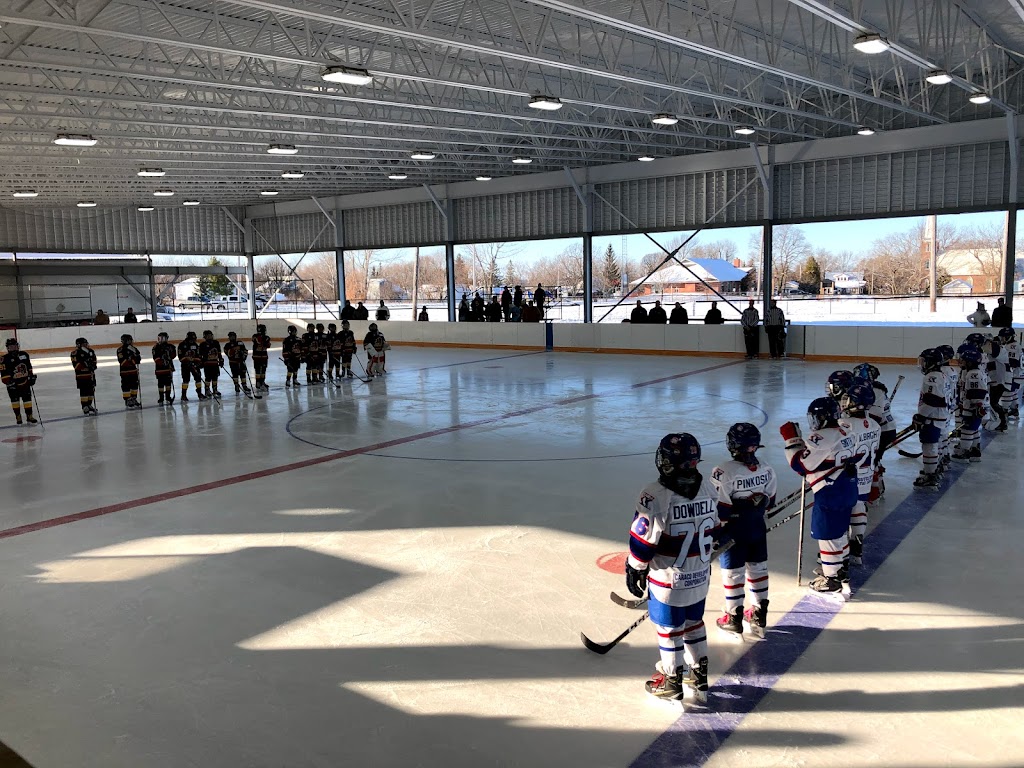 Wolfe Island Community Centre | 56 Victoria St, Wolfe Island, ON K0H 2Y0, Canada | Phone: (613) 385-2216