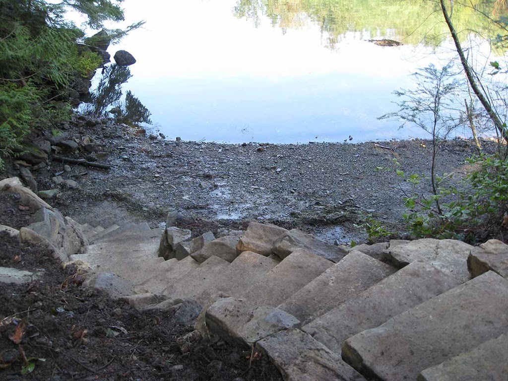 Steps to the Sea Guest House | 153 Arbutus Rd, Salt Spring Island, BC V8K 1A3, Canada | Phone: (604) 626-6646