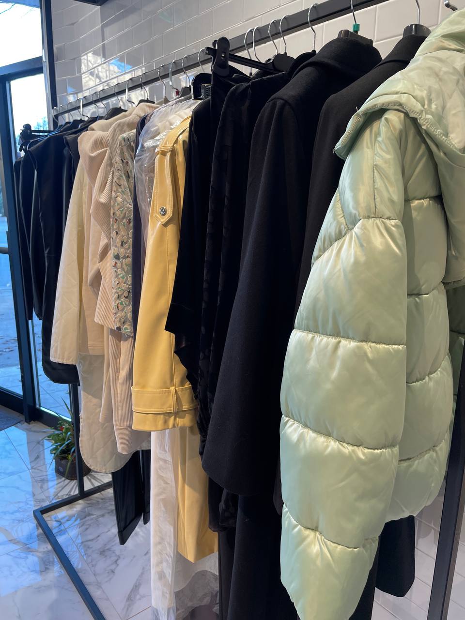Elantur Style | 2780 Yonge St, Toronto, ON M4N 2J2, Canada | Phone: (416) 322-7772