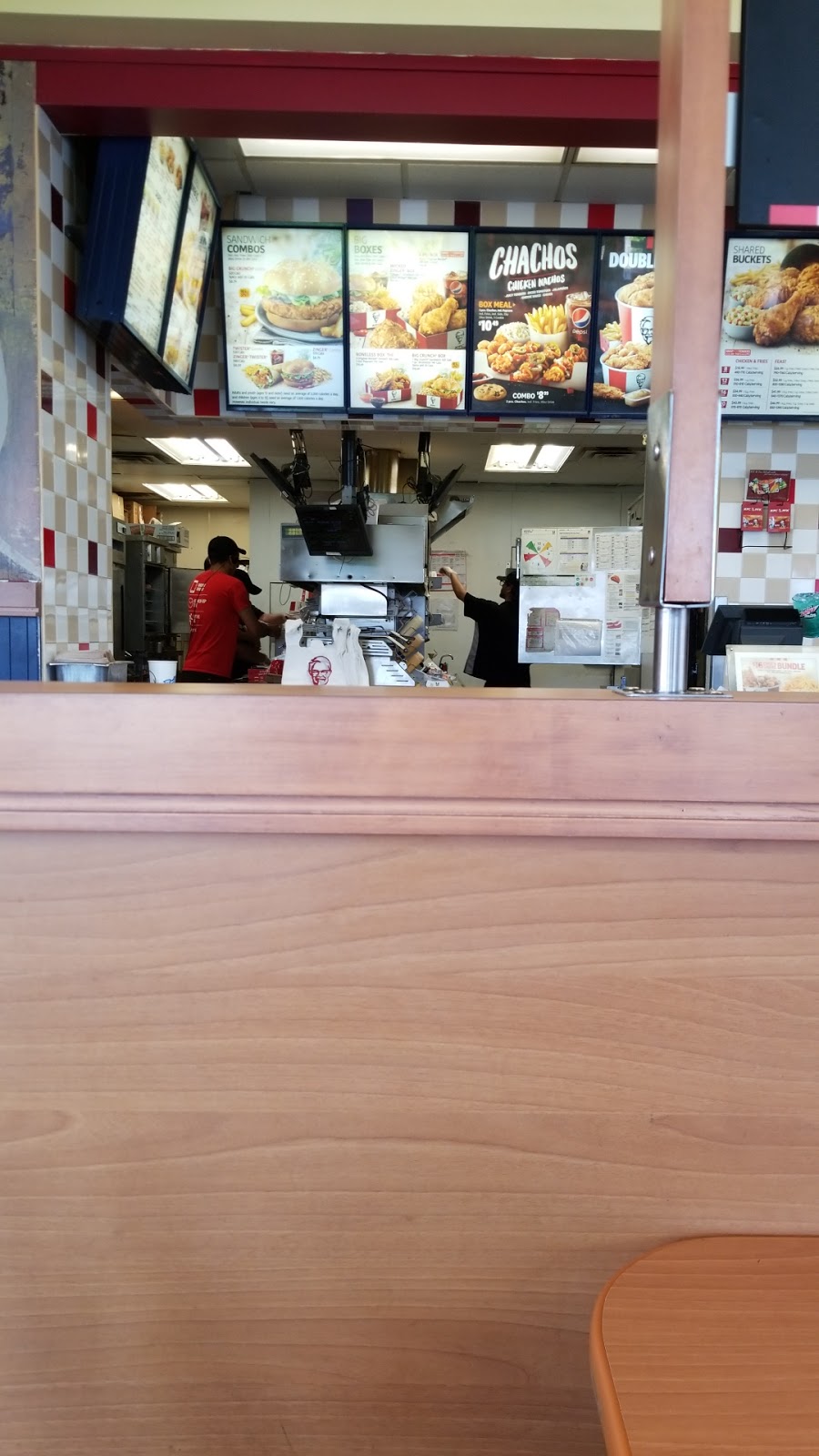 KFC | 390 N Front St, Belleville, ON K8P 3C9, Canada | Phone: (613) 966-1642