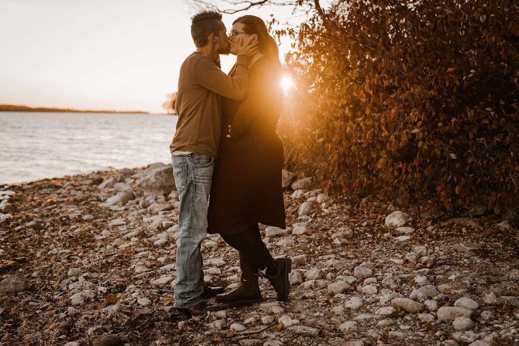 Chelsea Sims Photography | 83 West St, Belleville, ON K8N 4X6, Canada | Phone: (613) 849-7985