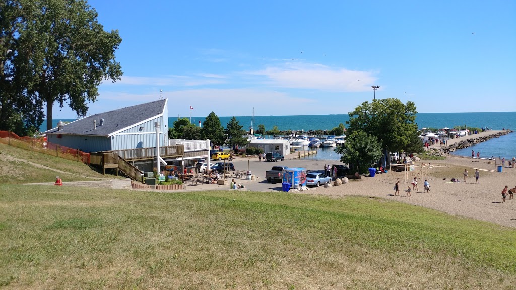 Annes Retreat Vacation Home | 290 Jackson St, Harrow, ON N0R 1G0, Canada | Phone: (519) 984-1672