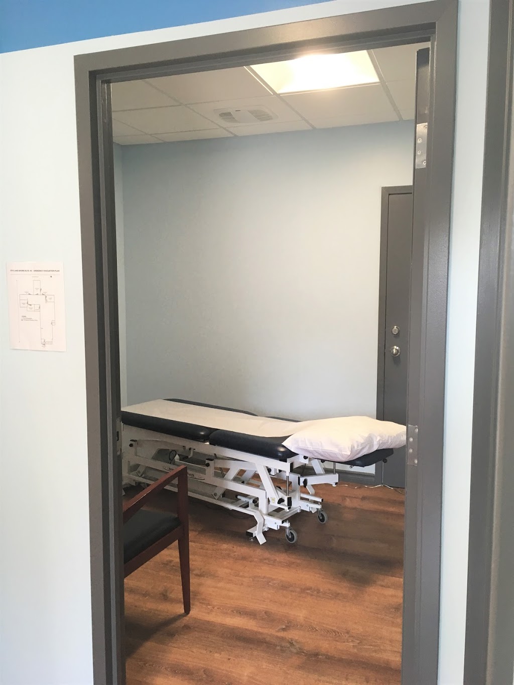 Physionow Etobicoke | 3715 Lake Shore Blvd W, Etobicoke, ON M8W 1P8, Canada | Phone: (416) 201-3535